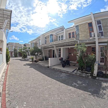 Ndalem Ngadimulyo Homestay Jogja Family Only Ngabean ภายนอก รูปภาพ